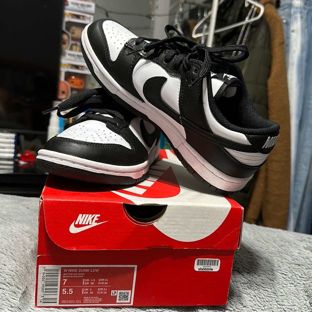 NWT Nike Panda Dunks